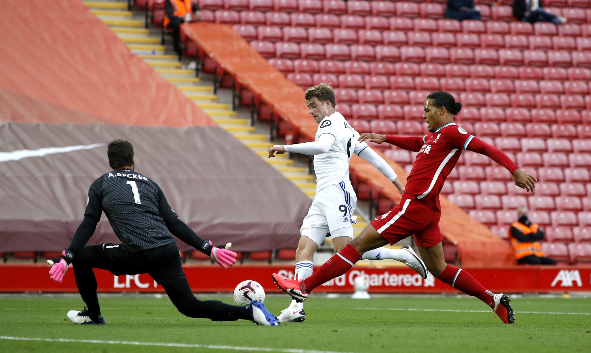 某影片的成 某影片的成